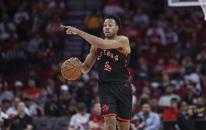 都挺铁！巴恩斯16中5得13分10板8助3断2帽 奎克利16中5得21分7助