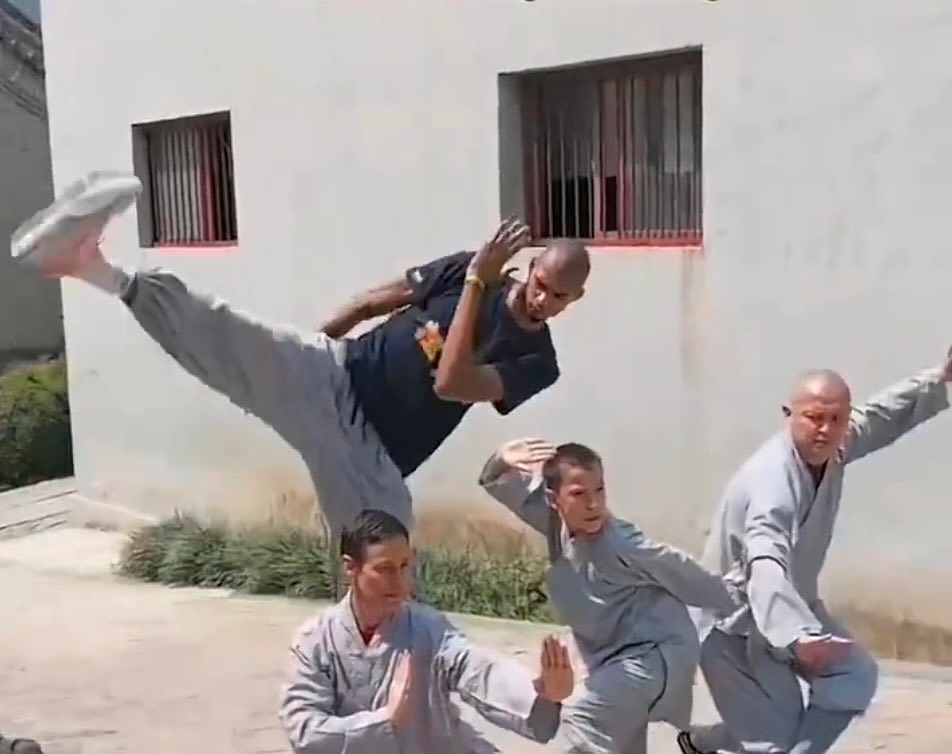 开云体育平台-美记:文班从少林寺的训练中受益匪浅 尤其精神集中&身体定位方面