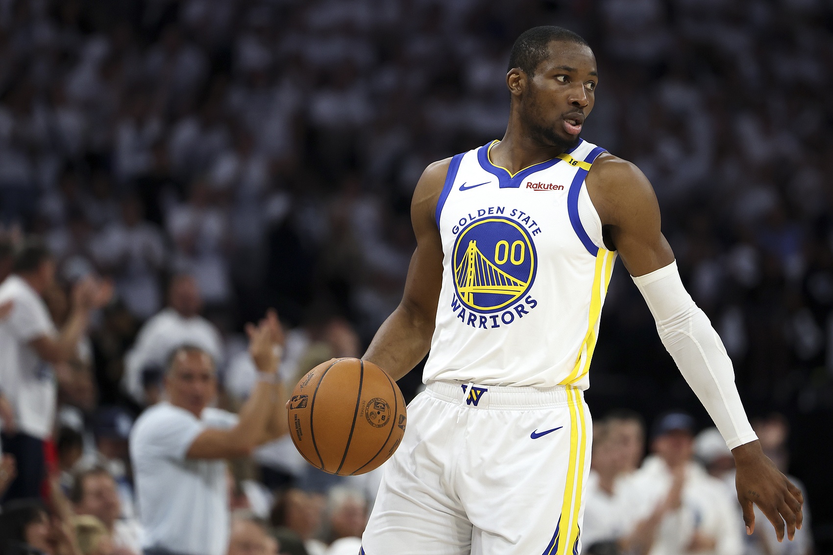 开云体育平台-5年2.2亿以上！美记：库明加认为自己和康宁汉姆&amp;巴恩斯同一级别