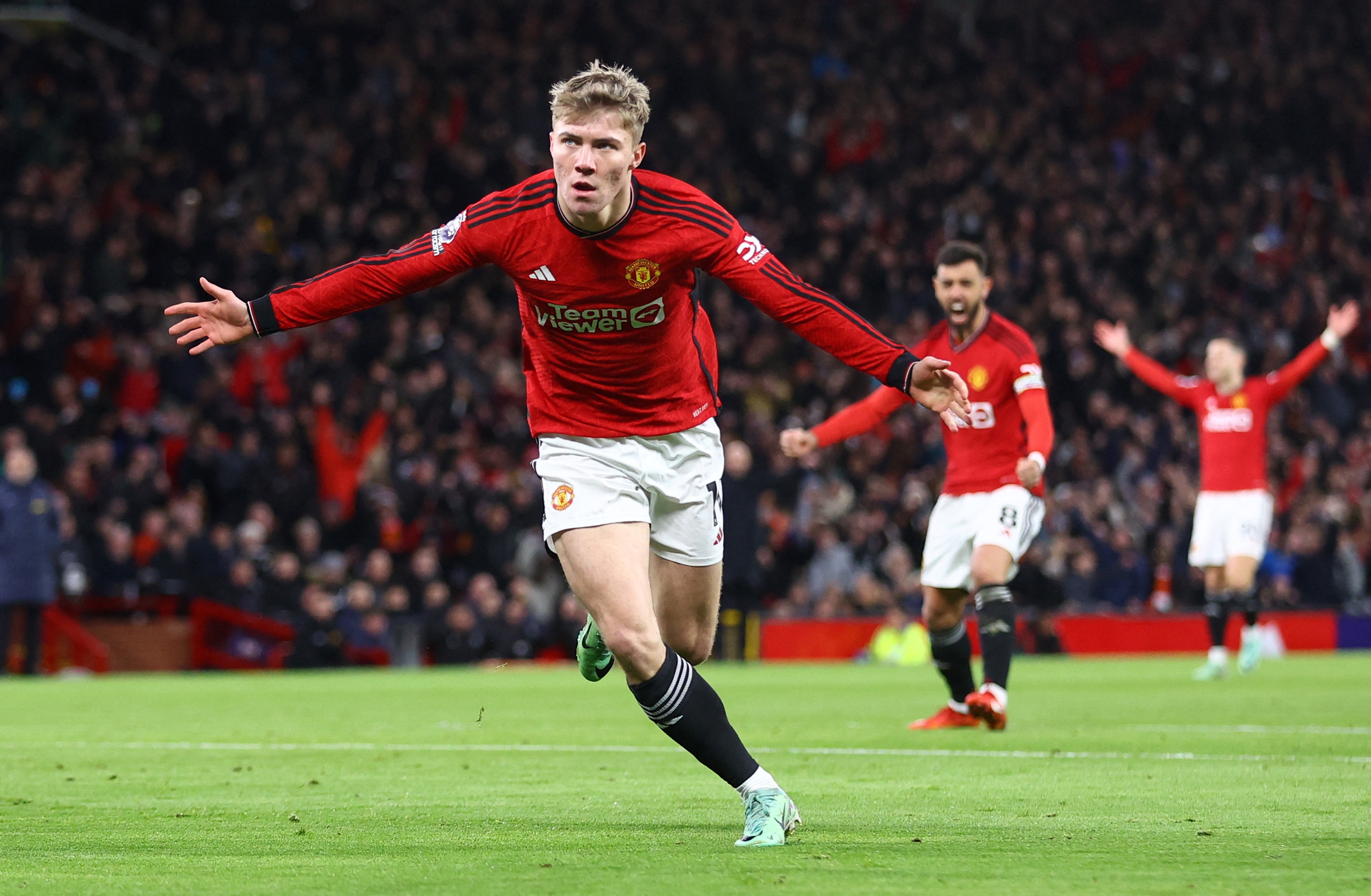 开云体育平台-记者：那不勒斯权衡是否引进霍伊伦，曼联及球员要求强制买断条款