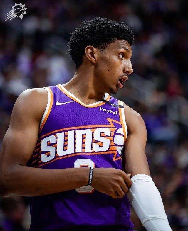 1728884466074098473.jpg a5200b89ly1hulqo1mg5lj20hs0lw407.jpg