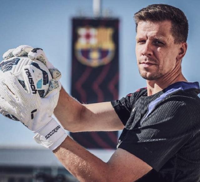 Kaiyun Sports-开云体育-什琴斯尼：复出加盟巴萨想夺欧冠，让我打替补也行