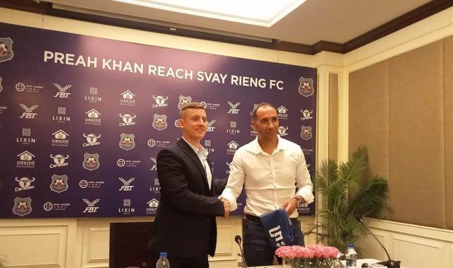 前国足助教落脚柬埔寨 借助全球招聘开启主帅生涯