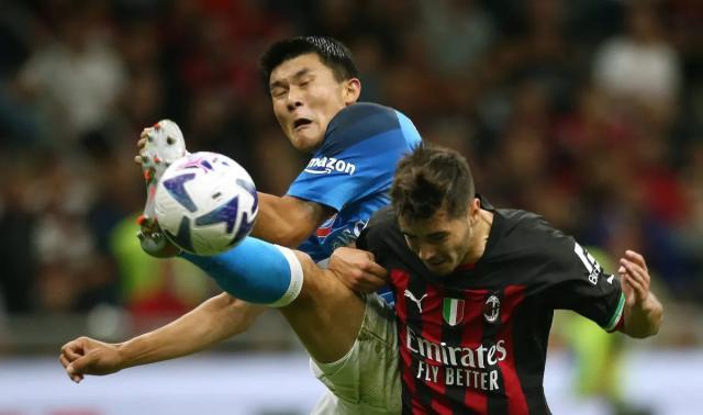 Kaiyun Sports-开云体育-【人物】憨傻勇猛金玟哉，亚洲铁卫让意甲折服！