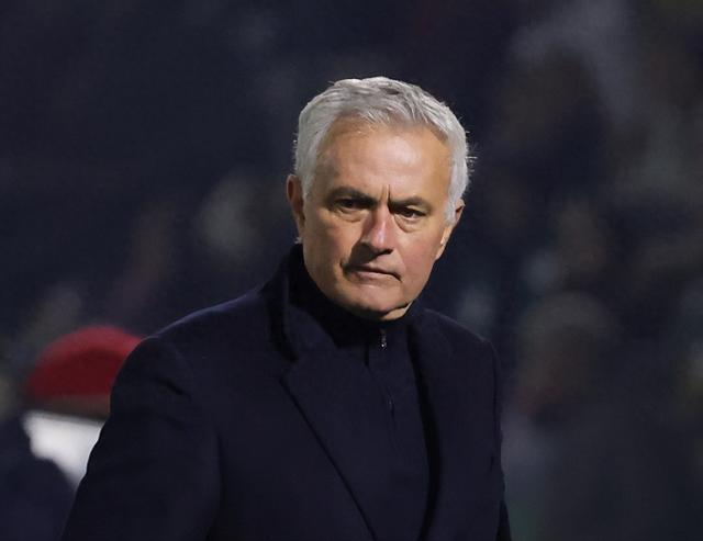 开云登录入口-点球打飞 63岁穆帅低头认输！欧冠末轮死磕皇马 输球就出局|本菲卡|何塞·穆里尼奥|尤文图斯|本菲卡足球俱乐部|穆里尼奥_新浪体育_新浪新闻